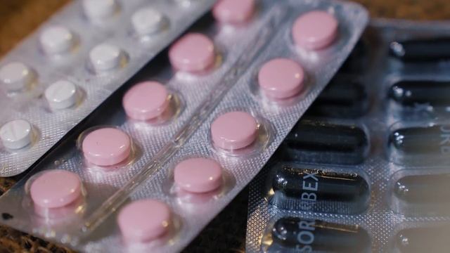 24 ЧАСА В КРУГЛОМ ДОМИКЕ НА ДЕРЕВЕ! смотреть онлайн