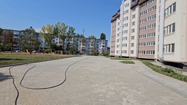 Бельцы - 10 квартал жарким летним днём смотреть онлайн