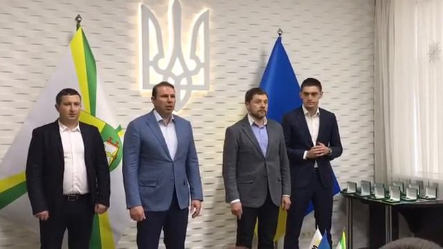 Нардеп на вручении ключей от квартир смотреть онлайн