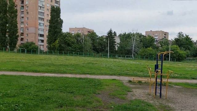 Харьков.5 июня.Павлово Поле.Школьный стадион. смотреть онлайн