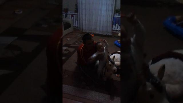 Папа с сыном 2017 году играется дома кенжеколе смотреть онлайн