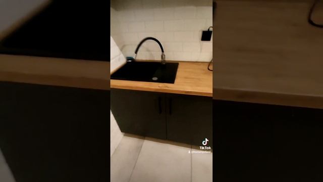 Кто мог бы жить в такой мини квартире? смотреть онлайн