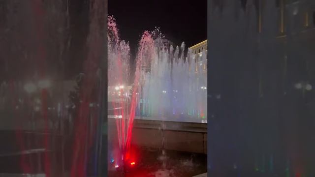 Dushanbe Fountains In The Night. Famous Park- Must Visit. Шахри Душанбе.Душанбе фонтаны ночью.
