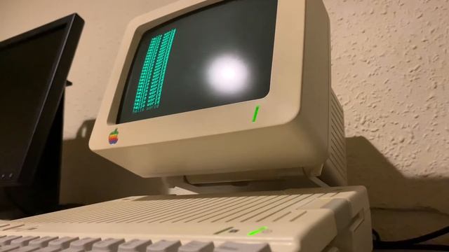 Apple IIc BASIC test смотреть онлайн