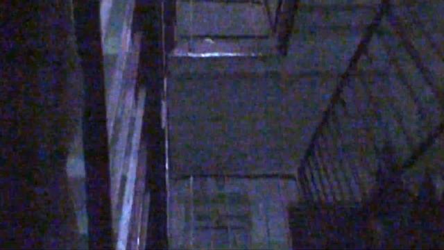 Водопад в подъезде смотреть онлайн