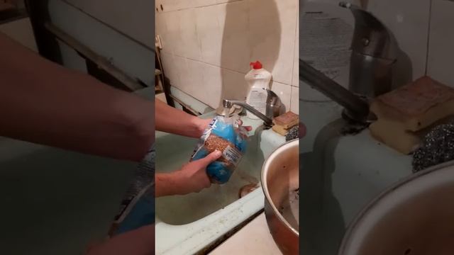 Студенческая жизнь. Как правильно промыть гречку! смотреть онлайн