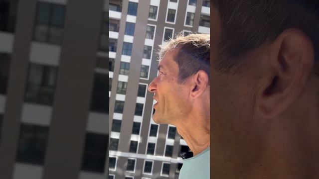 Покупателя квартиры в Стамбуле на стройку не пускают [12+] смотреть онлайн