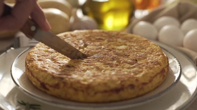 Traditional food_Spain_beehive3-culture-video-unit-6 смотреть онлайн