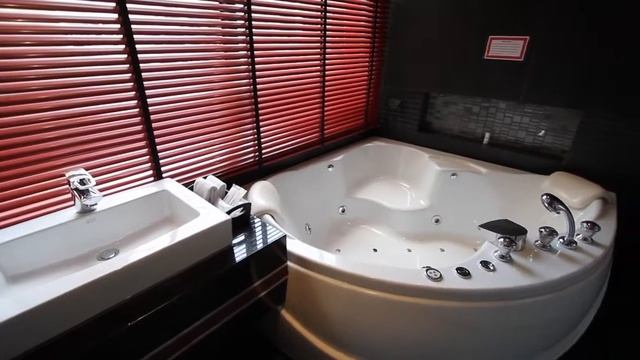 Курорт Absolute Bangla Suites Пхукет, Таиланд смотреть онлайн