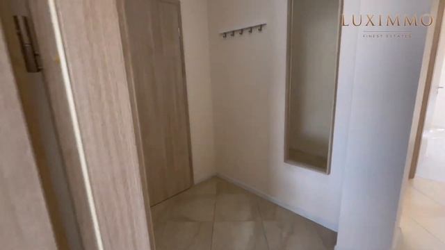 Тристаен апартамент с гледка към морето и басейна, на първа линия във Варна смотреть онлайн