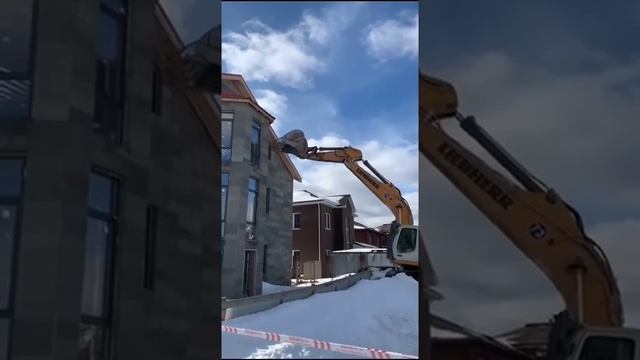 Снос здания экскаватором смотреть онлайн
