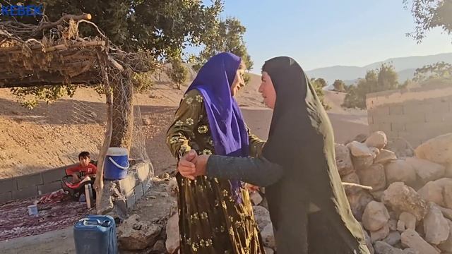 "Morteza's return to the hut. Grandmother's conflict with Mahnaz. Mahnaz's care of the child" смотреть онлайн