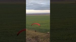 Сегодня школьники полетали немножко... тренировочные полёты на параплане.