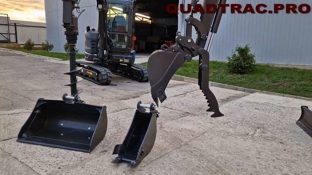 Мини-экскаватор буровая QUADTRAC E40PRO с гидроприжимом ковша +7-909-630-90-90 смотреть онлайн