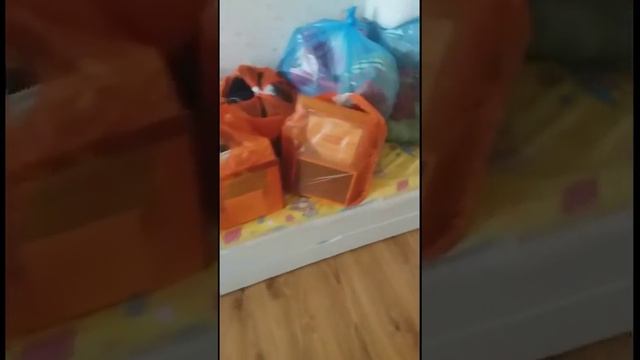 Продали квартиру. Собираю вещи. смотреть онлайн