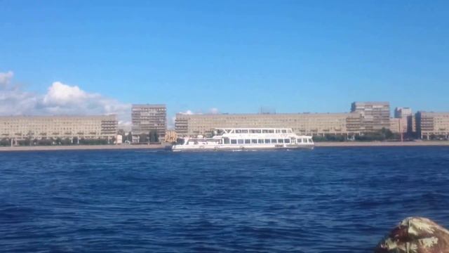 28.08.2016. По Неве домой от проспекта Чернышевского до улицы Моисеенко. смотреть онлайн