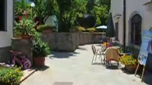 Nice apartments with garden, swimming pool and car parking in Sorrento Center смотреть онлайн