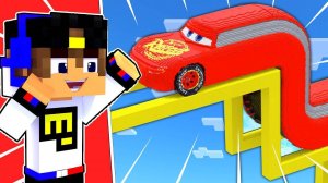 ЕСЛИ БЫ МАЙНКРАФТ БЫЛ РЕАЛИСТИЧНЫМ ! ДЕВУШКА НУБ И ПРО ВИДЕО ТРОЛЛИНГ MINECRAFT Евгенбро