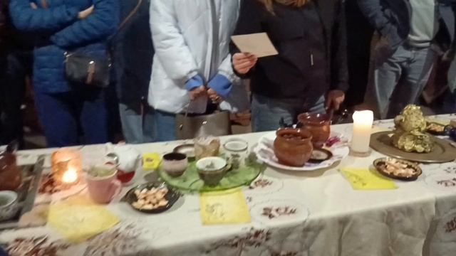 А теперь будем нюхать травку .mp4