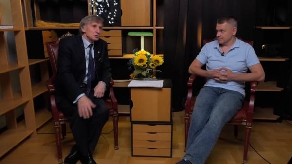 САРАНЧА В ПОГОНАХ (мерзость, пожирающая деньги)