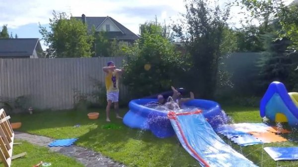 Превратили Свой Дом в Аквапарк!
