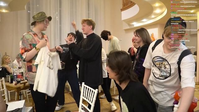 ДРЕЙКУ ДАРЯТ ПОДАРКИ НА ДЕНЬ РОЖДЕНИЯ // СТРИМХАТА ДРЕЙКА смотреть онлайн