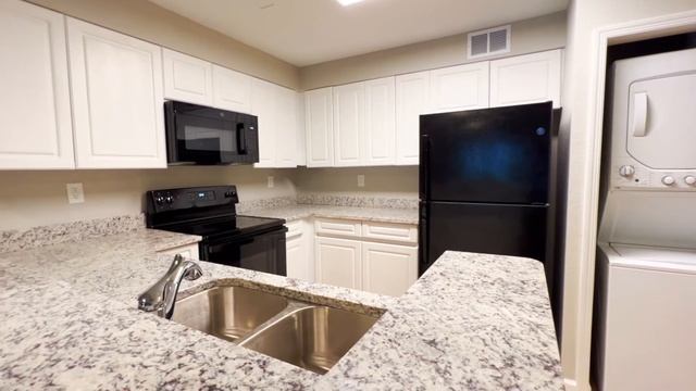 Livingston Apartment Tour - West Point Park смотреть онлайн