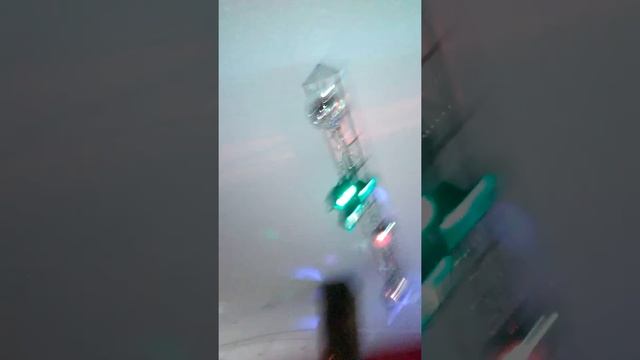 Дискотека ( очень громкая музыка) смотреть онлайн