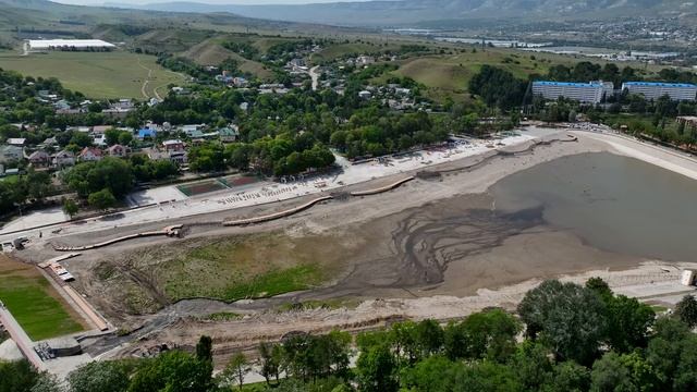 Смонтировали 1200 винтовых свай на ИСКУССТВЕННОМ ОЗЕРЕ в парке Кисловодска смотреть онлайн