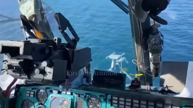 ⚡️СВО 18+ Ка-27 морской авиации ЧФ ведёт охоту на безэкипажный катер ВСУ в черноморской акватории. смотреть онлайн