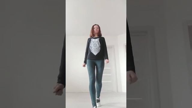 Мода в движении. Урок 3. Разучивание элемента по квадрату в коллекции "Родные узоры" смотреть онлайн