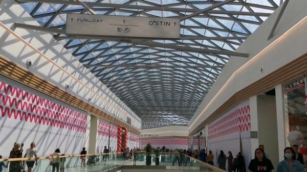 праздничное открытие ТРЦ VEER MALL Екатеринбург 2021.mp4