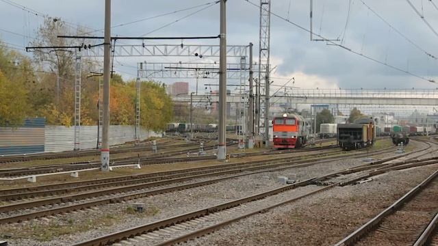 Тепловоз 2М62У-0105 резервом отправляется со станции Люблино-Сортировочное. смотреть онлайн