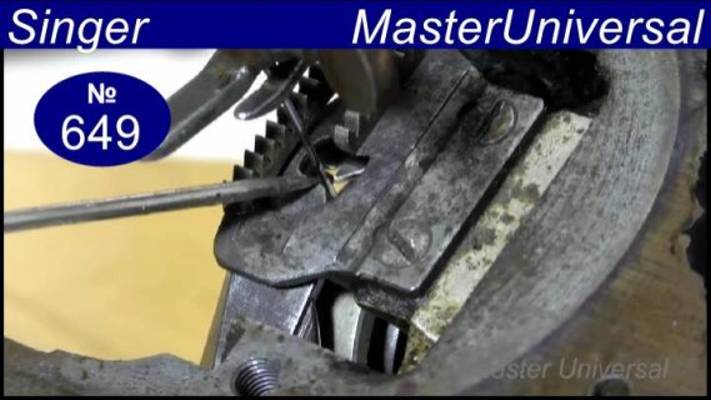 Иголка проваливается в верх, как правильно поставить иголку на Singer правоходку. Челнок. Видео №649