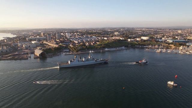 HMS Dragon leaving Plymouth смотреть онлайн