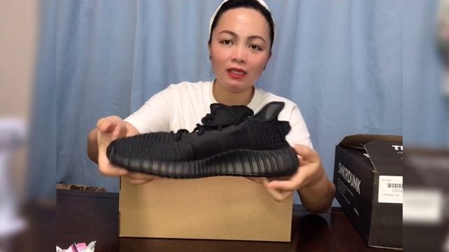 Yeezy Boost 350 V2 “Onyx” Unboxing And Shout Out