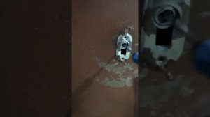 Как открыть дверь, если сломался замок