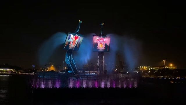 iPhone 11 Pro Max in 4K Video: CRANE DANCE at Resorts World Sentosa смотреть онлайн