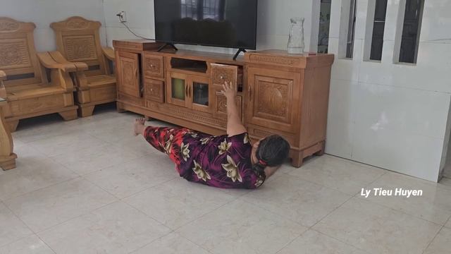 Single Mom: What Happened To The Good Policeman's Mother???