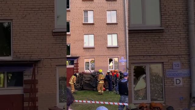 Колпино😱машина влетела в дом🤦♂️ смотреть онлайн