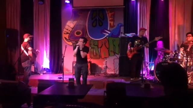 Bahala na si Batman - Cian (Live @ 70's Bistro 2017) смотреть онлайн