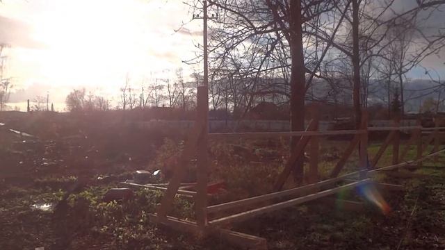 Малое Карлино. изуродованные приквартирные участки у дома 4