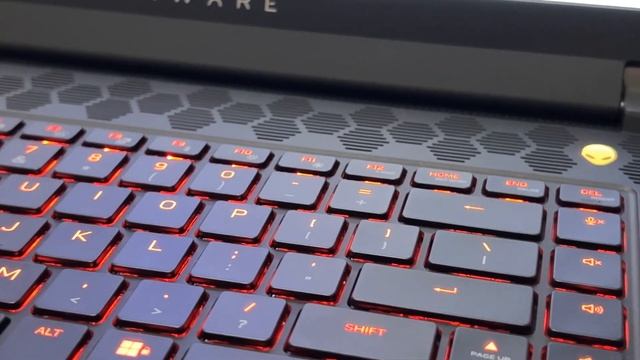Alienware M15 R7 Review - The gaming laptop to rule them all! смотреть онлайн