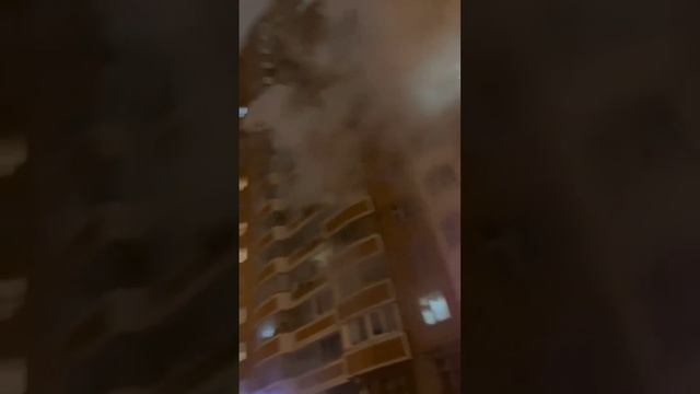 Пожар в районе Некрасовка, 2 Вольская д.3 смотреть онлайн