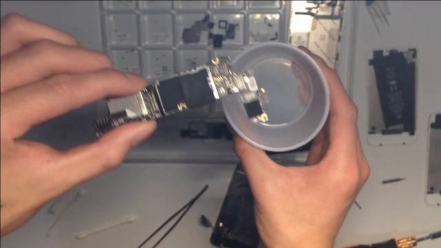Absolute Amateur Films iPhone 4S Repair using the Worst Camera and Editing Skills Known to Man смотреть онлайн