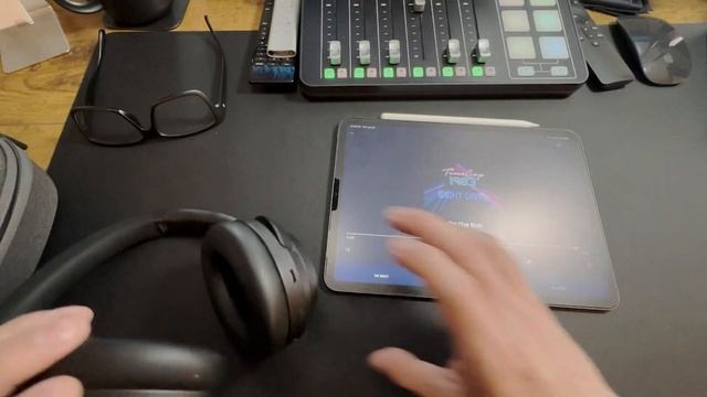Demo Solid headphones with great sound! Hands free control! смотреть онлайн