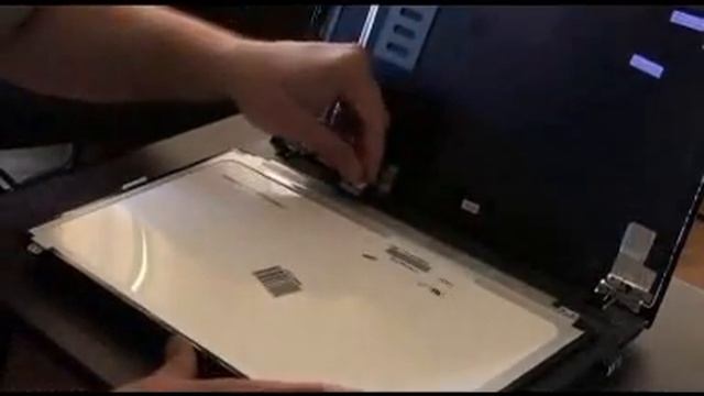 Laptop screen replacement / How to replace laptop screen Samsung Modelo NP470R5E смотреть онлайн