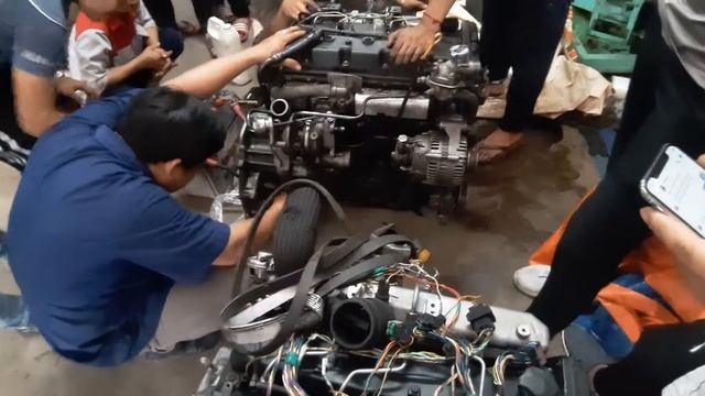 Quá trình khởi động động cơ KIA K56AK-4 tại trường CĐ Viễn Đông смотреть онлайн