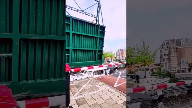 Как разводятся мосты в Лейдене в Нидерландах, очень интересное зрелище. смотреть онлайн