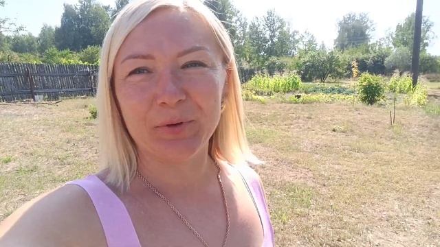 ДАЛИ СПИСОК С ДЕТСКОГО САДА📜• ИСКАЛА КУРОЧЕК🐔• ПО ПРЕЖНЕМУ ЖАРИТ😮💨• ПОСТИРАЛА КОВРИК🫧 смотреть онлайн